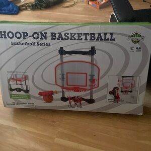 Back of the door basketball net, comes complete ball and pump included